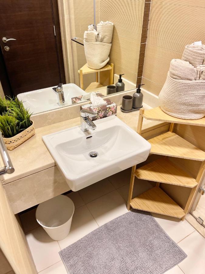Super Elegant Studio Apartment-Sparkle Tower By Sweet Homes Dubai Esterno foto