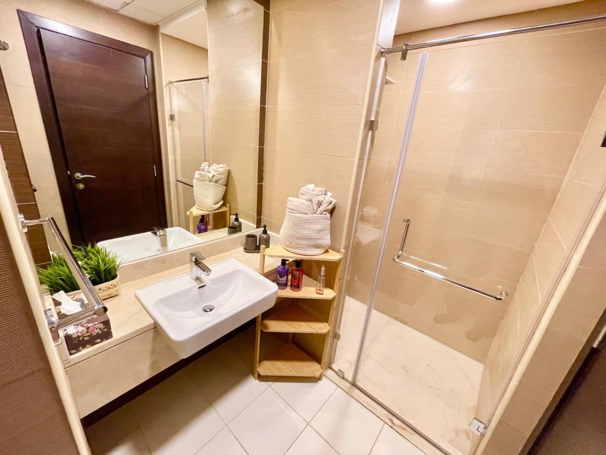 Super Elegant Studio Apartment-Sparkle Tower By Sweet Homes Dubai Esterno foto