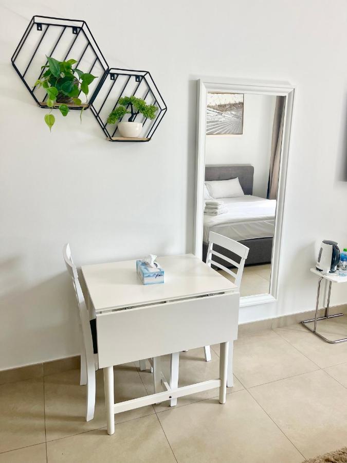 Super Elegant Studio Apartment-Sparkle Tower By Sweet Homes Dubai Esterno foto